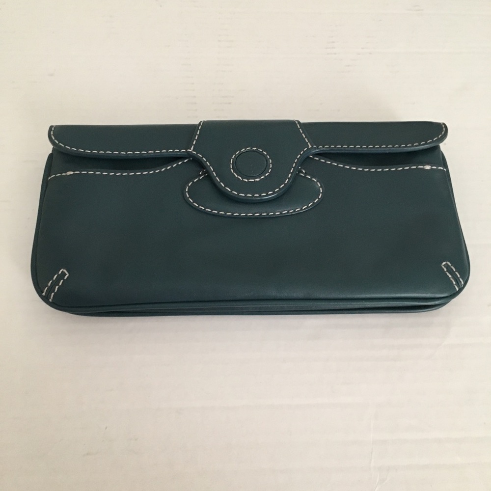 Talbots Woman’s Leather Cluth